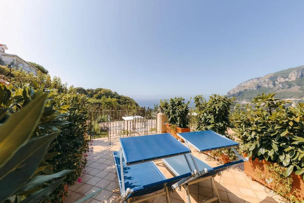 Double or Twin DELUXE SEA VIEW Room, Relais du Silence Villa Maria, Naples