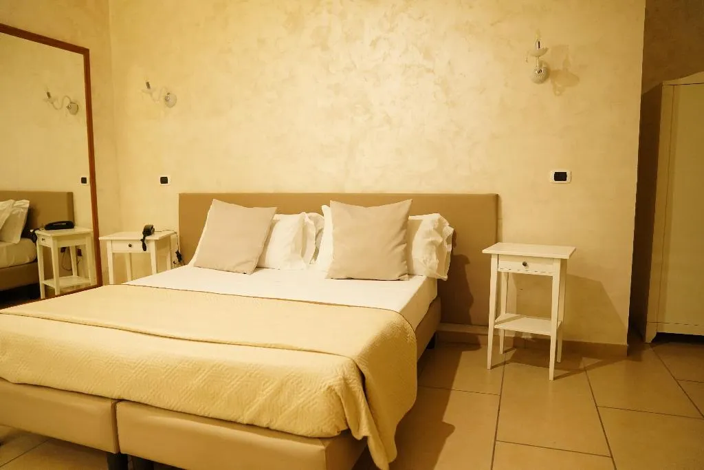 DOUBLE SINGLE USE STANDARD Room, Bee Queen Hotel, Naples