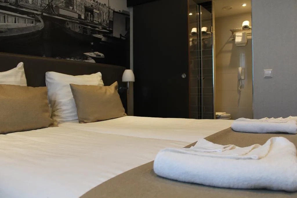 TWIN DELUXE Room, Royal Amsterdam Hotel, Amsterdam