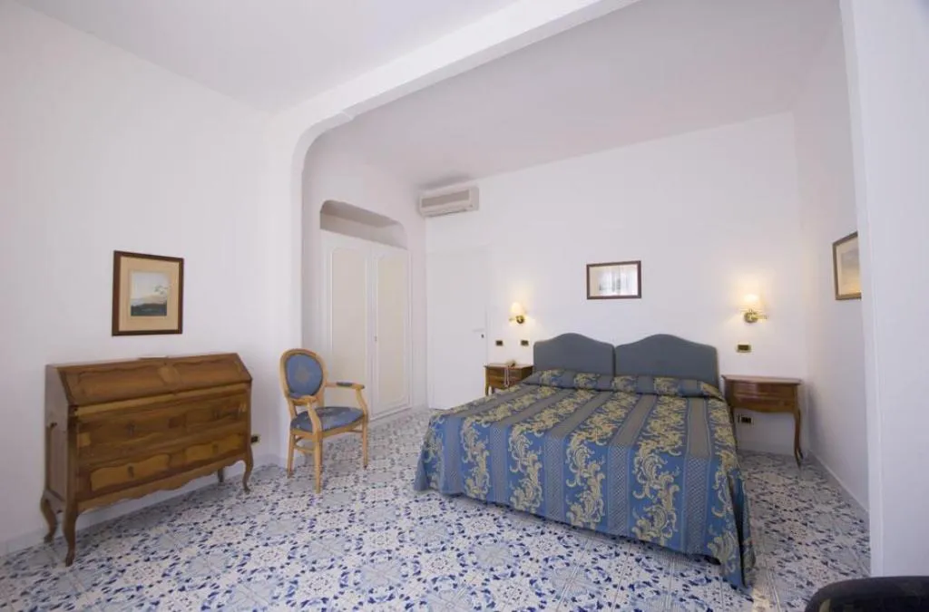 Double or Twin SEA VIEW WITH BALCONY Room, Grand Hotel Excelsior, Naples
