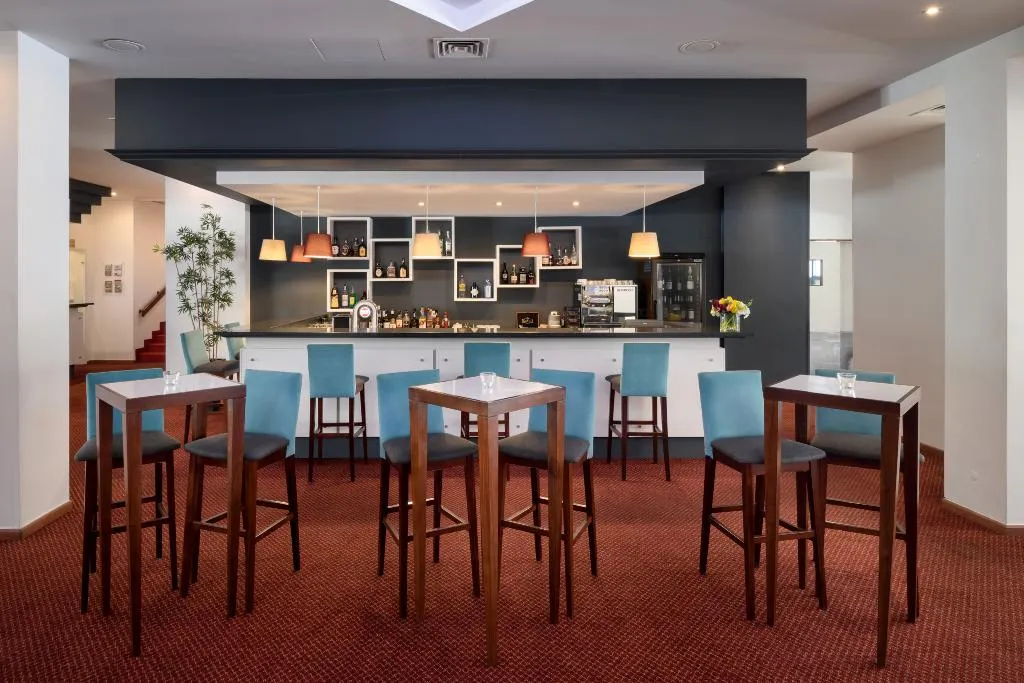 Bar, Pestana Cascais Ocean and Conference Aparthotel, Lisbon