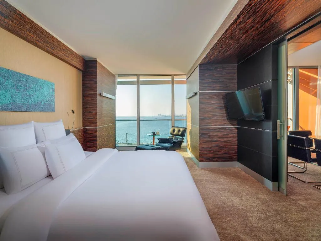 DOUBLE CITY VIEW KING BED Room, Swissotel Buyuk Efes Izmir, Izmir