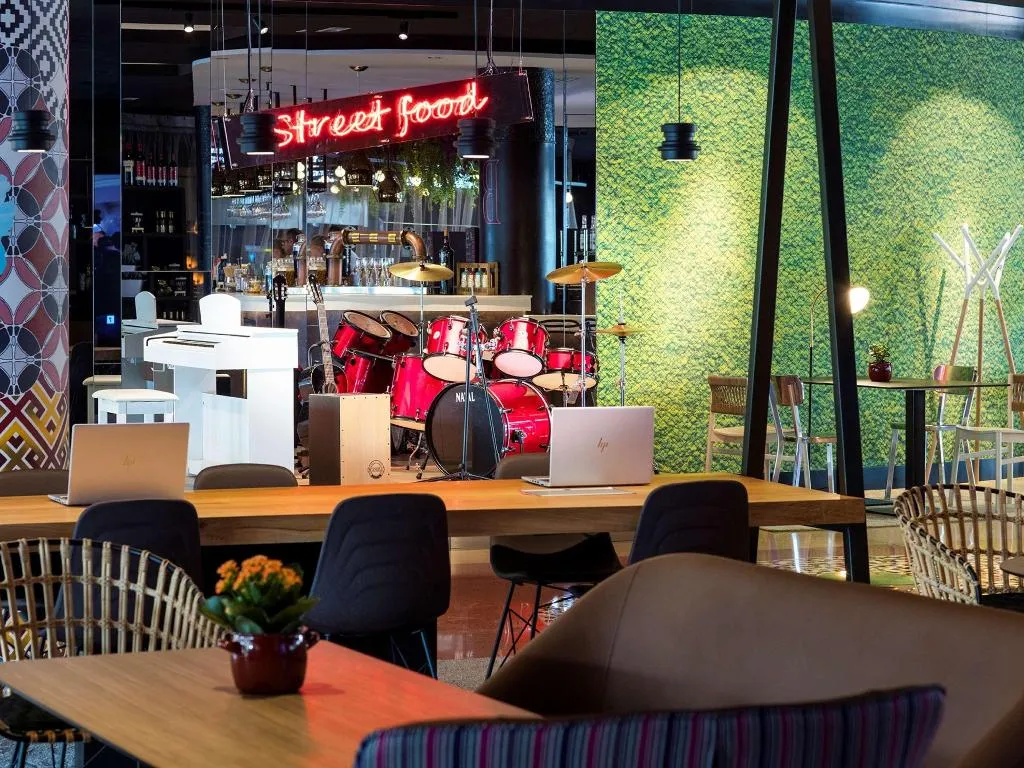Bar, Novotel Barcelona Cornella, Barcelona