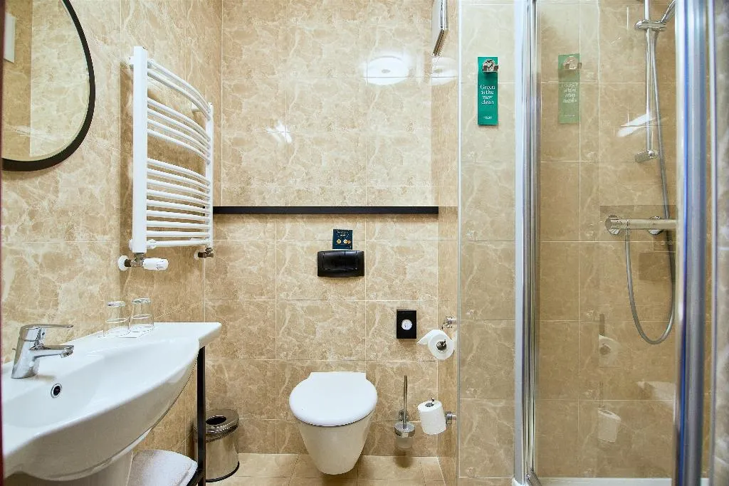 DOUBLE CLASSIC Room, Metropolo By Golden Tulip, Krakow