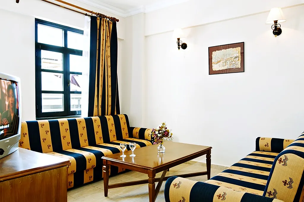 Room, Prince, Dalaman