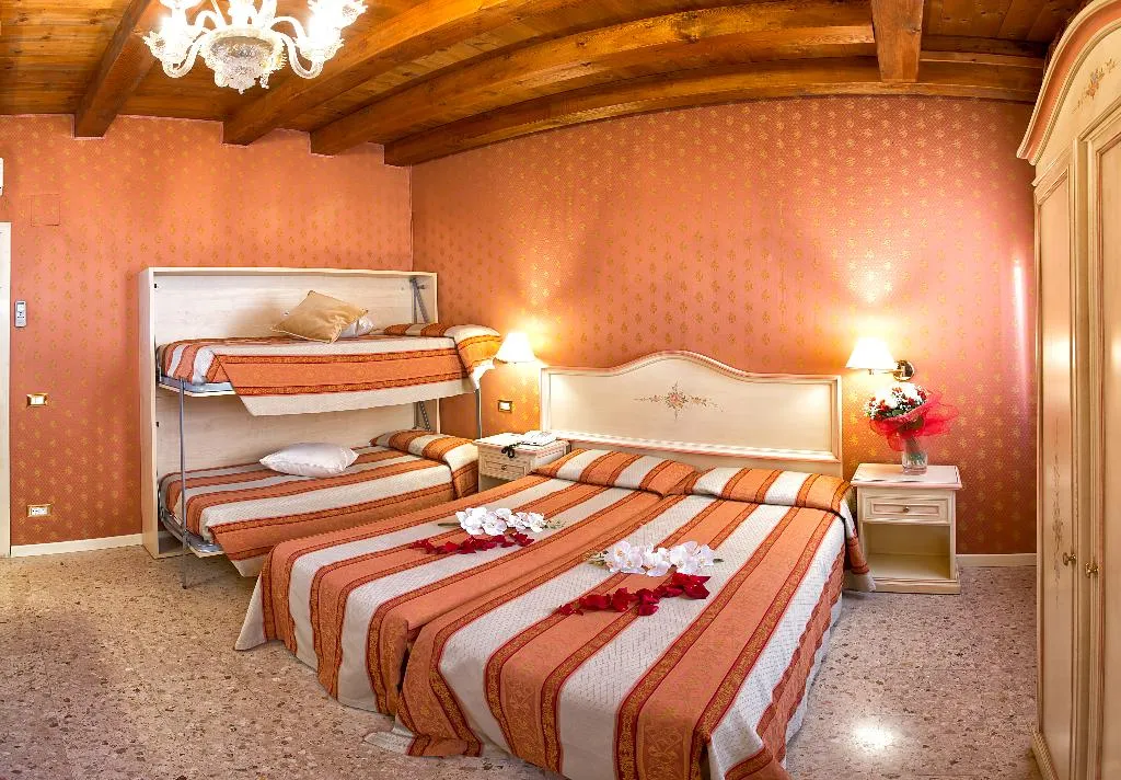 FAMILY ROOM ANNEX Room, Hotel Conterie, Venice
