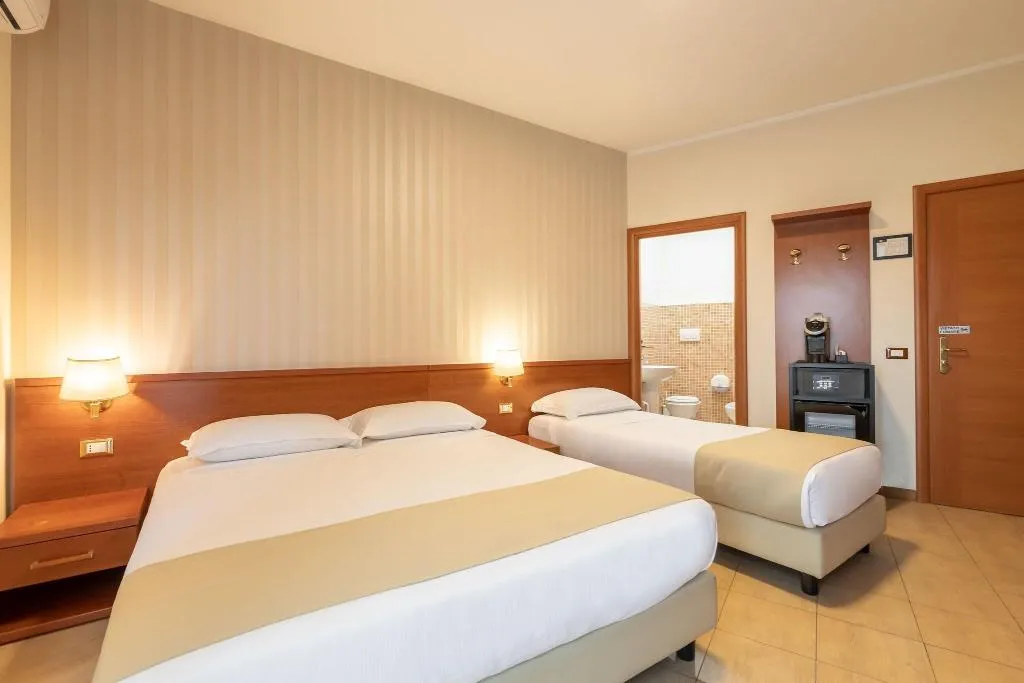 Room, B&B Alba Domus Roma, Rome