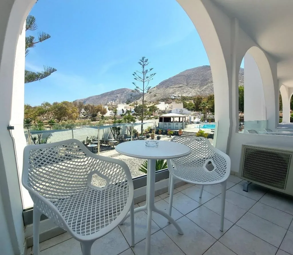 TWIN MOUNTAIN VIEW Room, Horizon Resort, Santorini