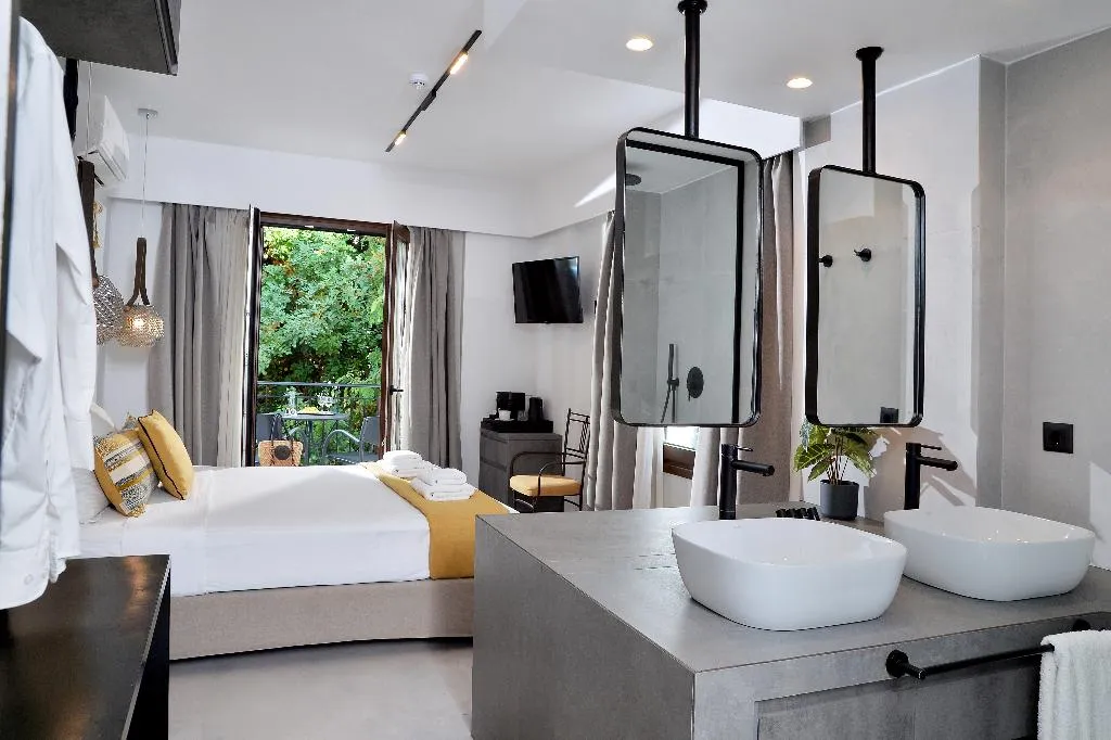 DOUBLE DELUXE Room, Yianna Hotel, Kefallinia