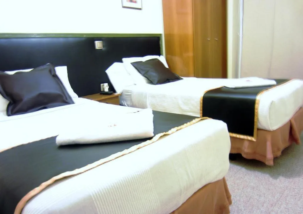 Room, CH Chelo, Madrid