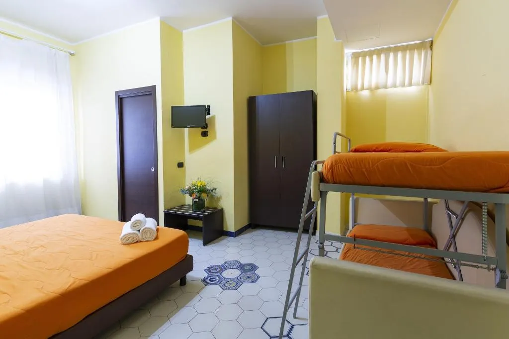Room, Hotel Del Sole, Naples