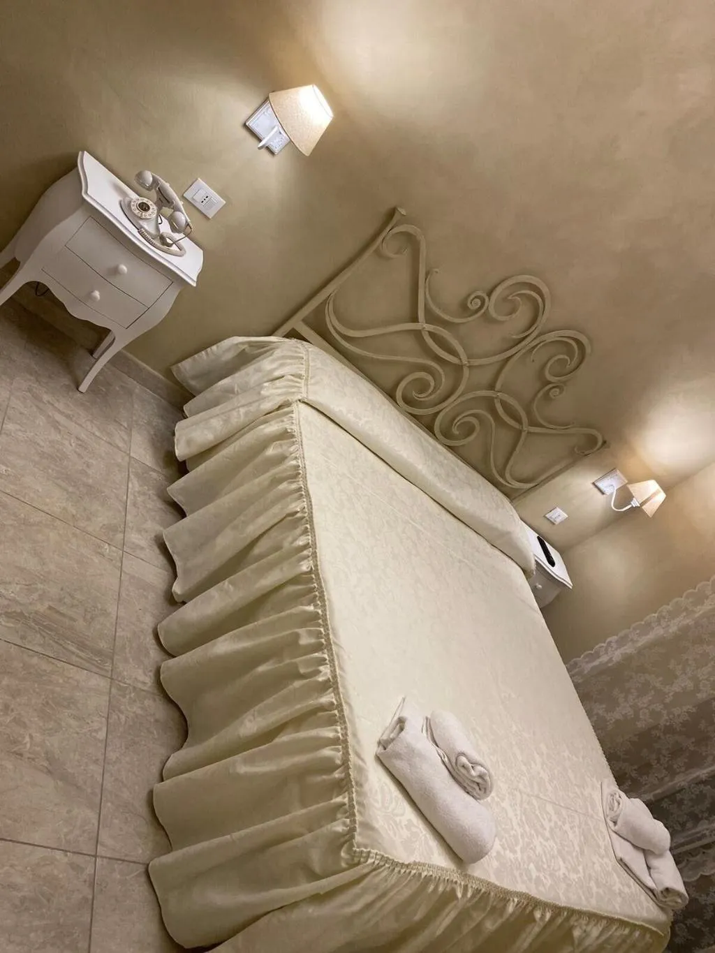 Room, Boutique Hotel Calais Milano, Milan