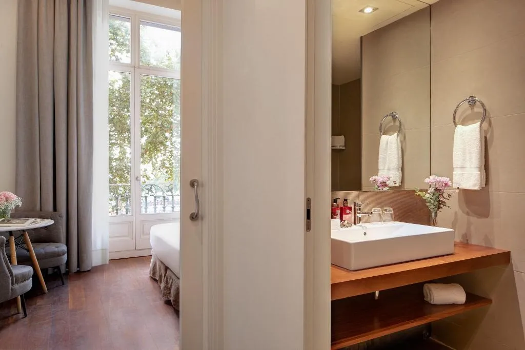 Double or Twin STANDARD Room, Duquesa Suites, Barcelona