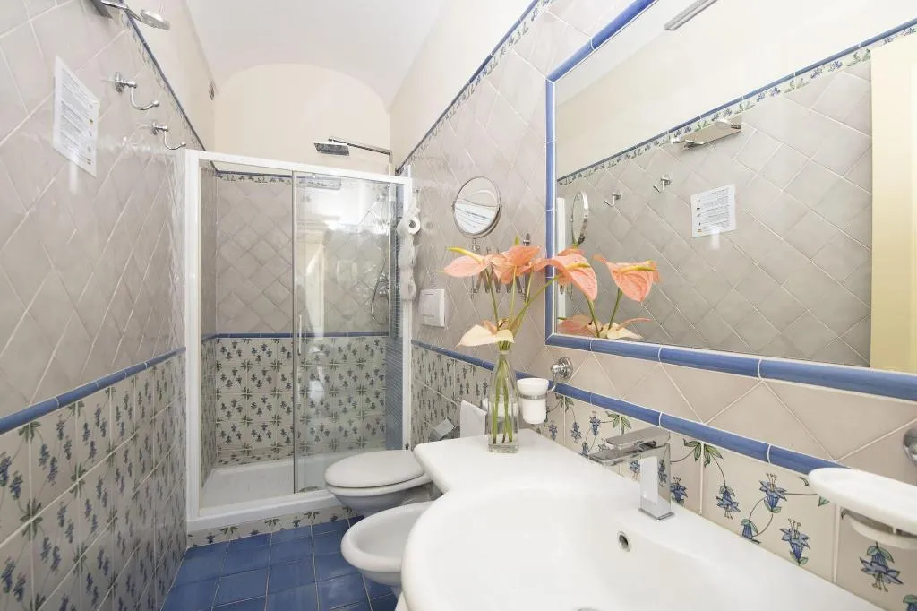 Room, Residenza Del Duca, Naples