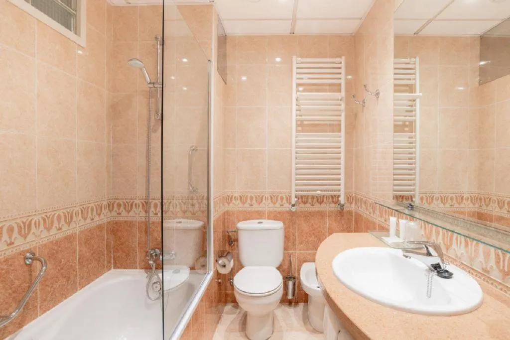 DOUBLE WITH BALCONY Room, Hotel Pirineos Figueres by Pierre & Vacances, Costa Brava