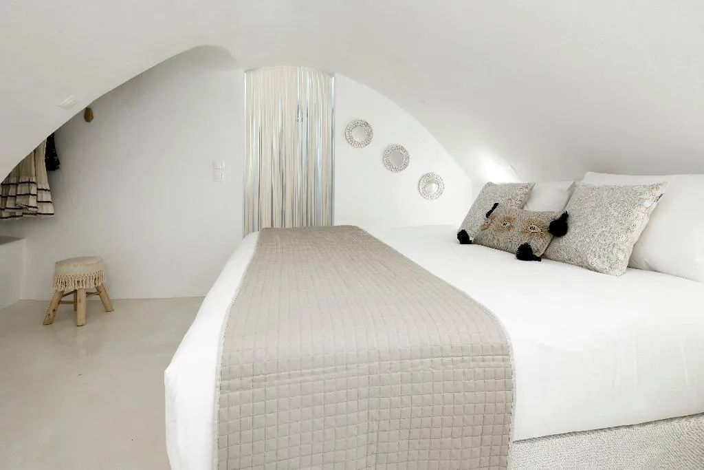 SUITE GRAND Room, Nano Suites, Santorini