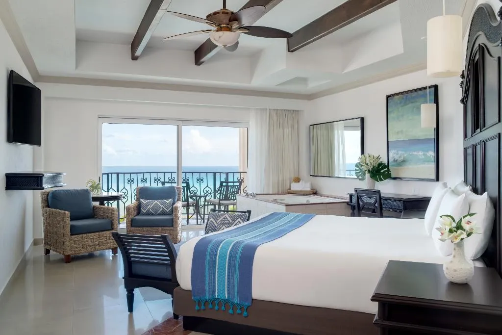 JUNIOR SUITE OCEAN VIEW KING BED Room, Hyatt Zilara Cancun, Cancun Area