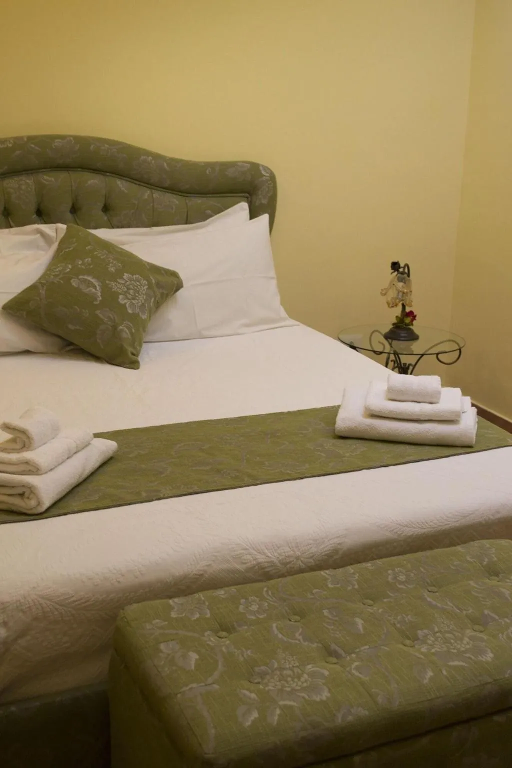 Room, La Gemma, Naples
