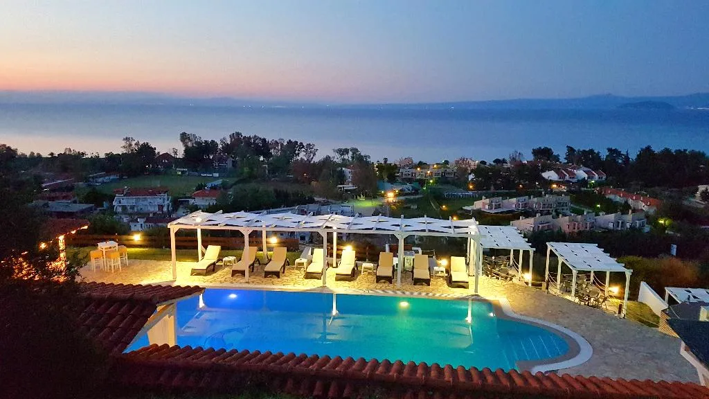 Pool, Bungalow White Apartments and Suits, Halkidiki