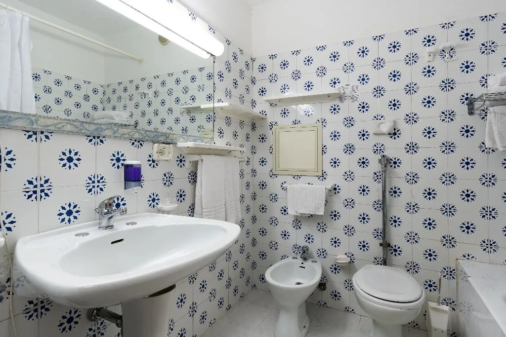 Room, Saracen Sands Hotel & Congress Centre, Palermo