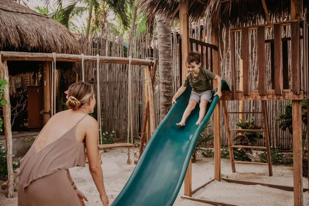 Sports and Entertainment, Petit Lafitte, Playa Del Carmen