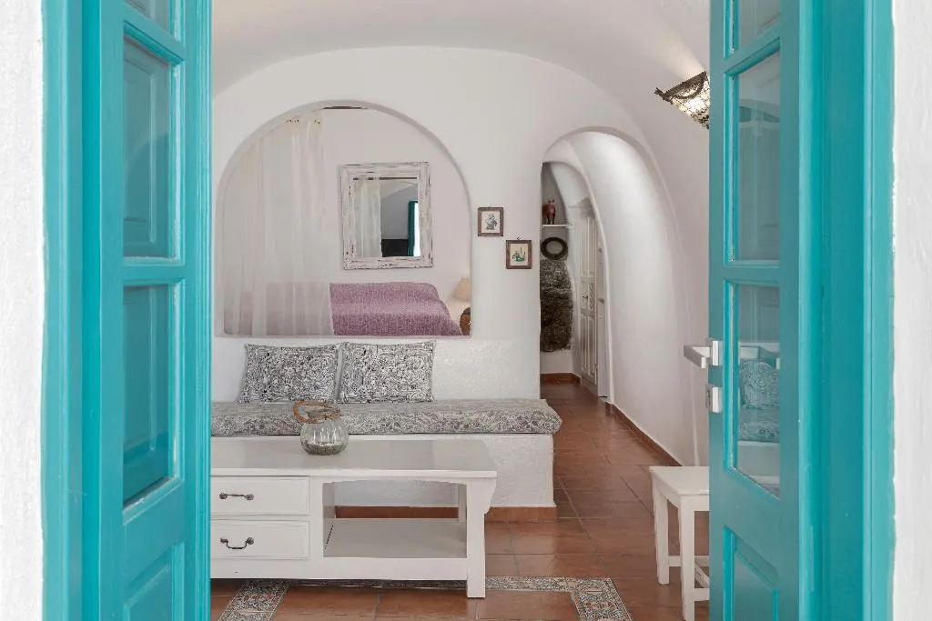 STUDIO DELUXE Room, Afroessa Hotel, Santorini