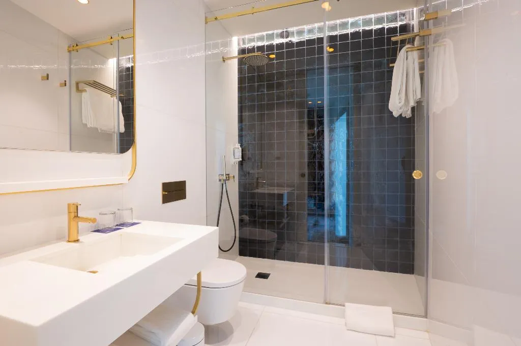 Double or Twin DELUXE WITH BALCONY Room, Blue Liberdade Hotel, Lisbon