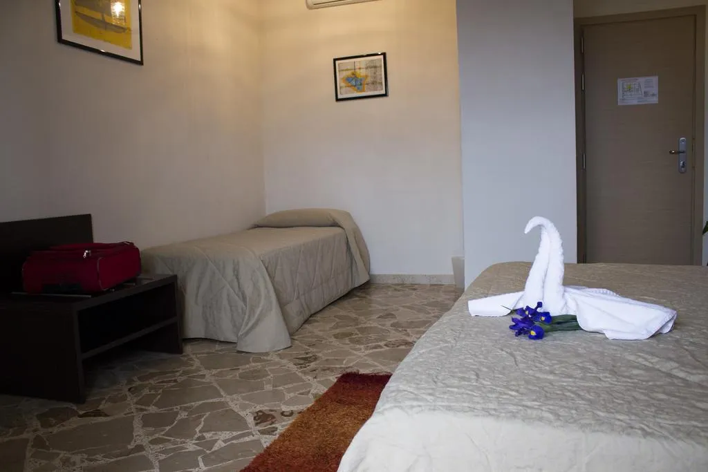 TRIPLE STANDARD Room, Divino Hotel, Palermo