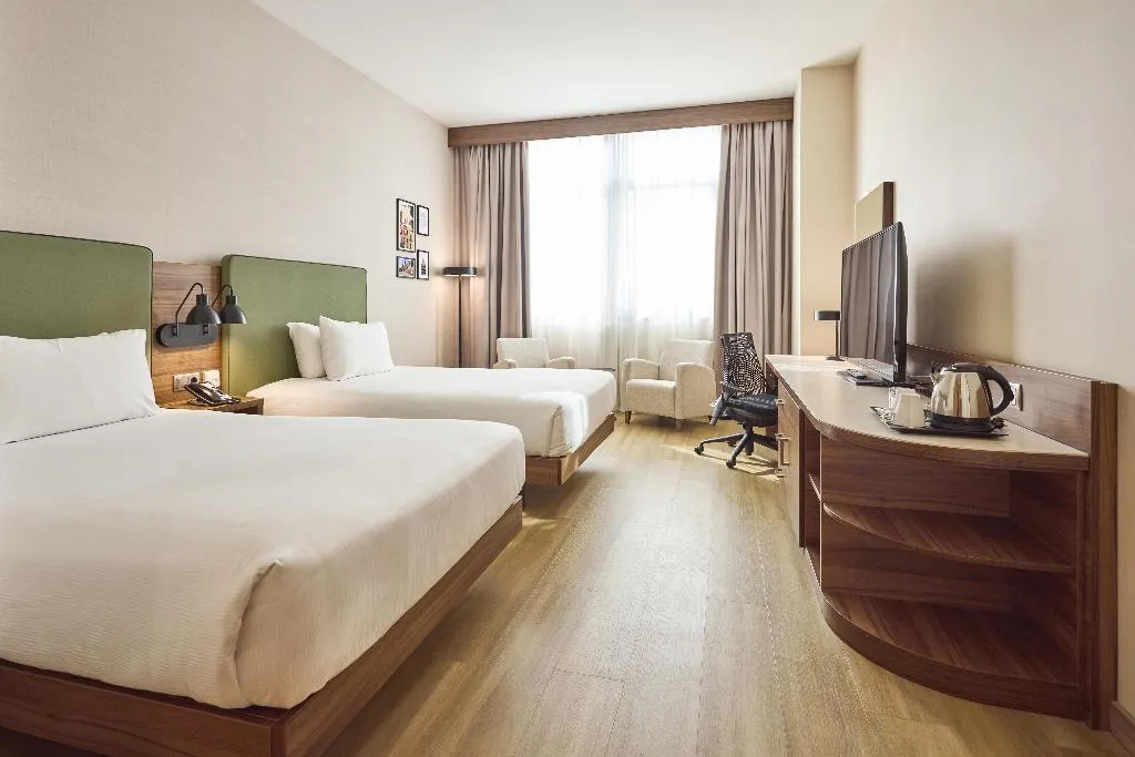 DOUBLE TWO DOUBLE BEDS Room, Hilton Garden Inn Sevilla, Seville