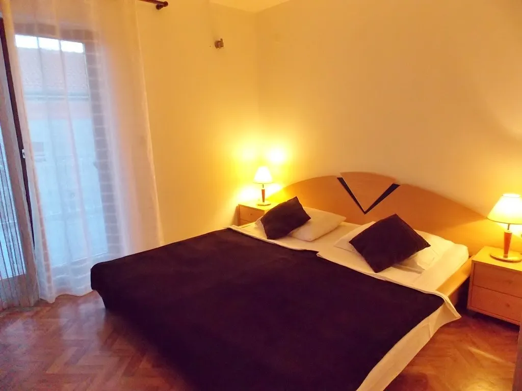 APARTMENT CAPACITY 3 Room, Bakmaz Apartment, Split