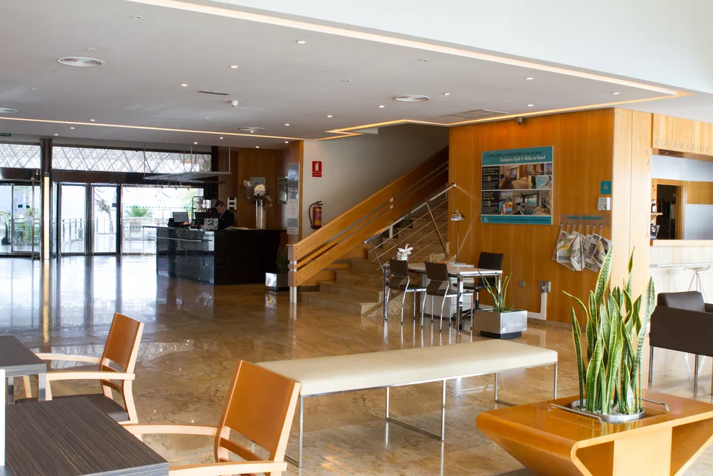 Lobby, Suit d M correct code to use 3695, Costa Blanca
