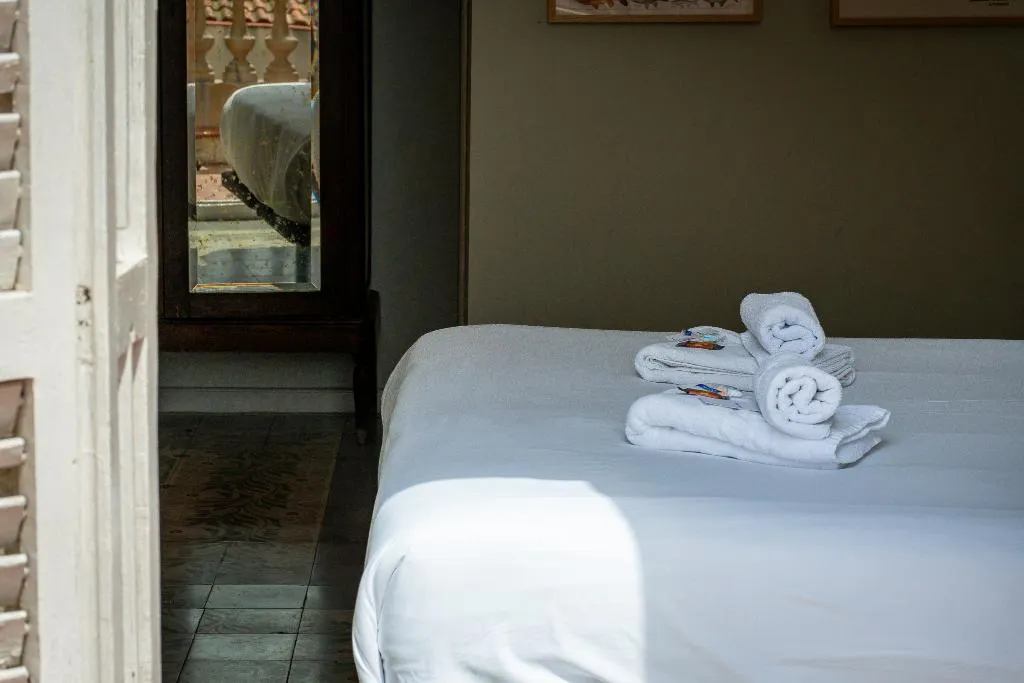 DOUBLE STANDARD Room, Verdi 254, Barcelona