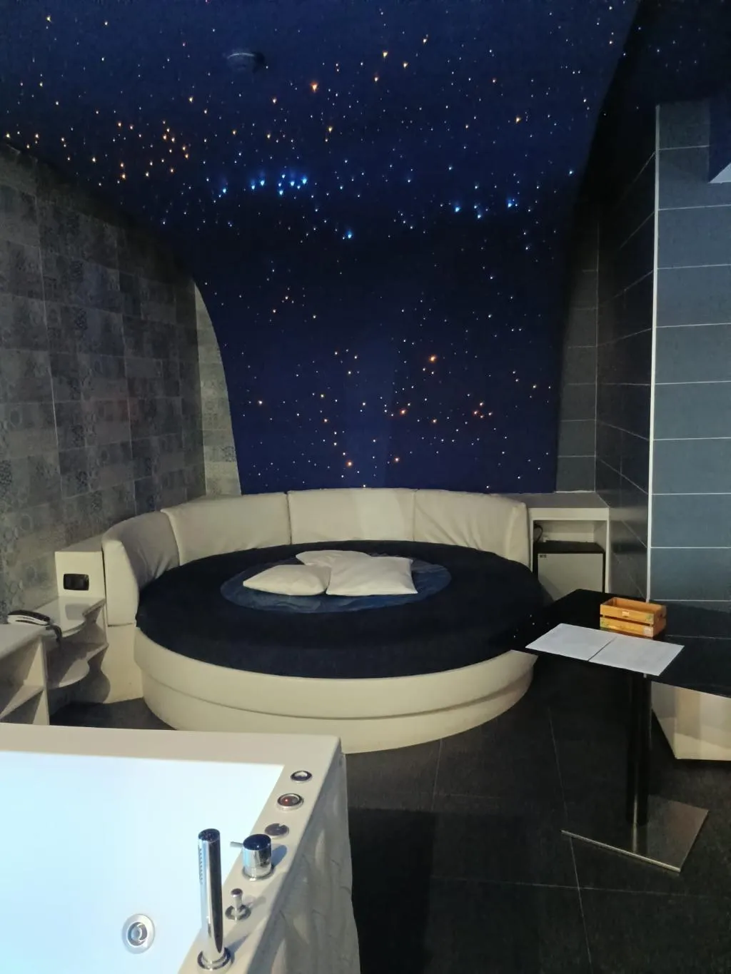 SUITE ONE BED Room, La Fayette, Naples