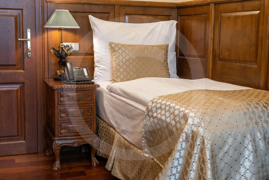 TWIN TWO BEDS Room, Iron Gate Hotel & Suites Prague by BHG, Prague