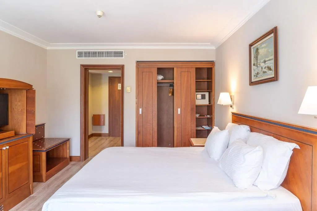 SUITE QUEEN SIZE BED Room, IC Hotels Airport, Antalya