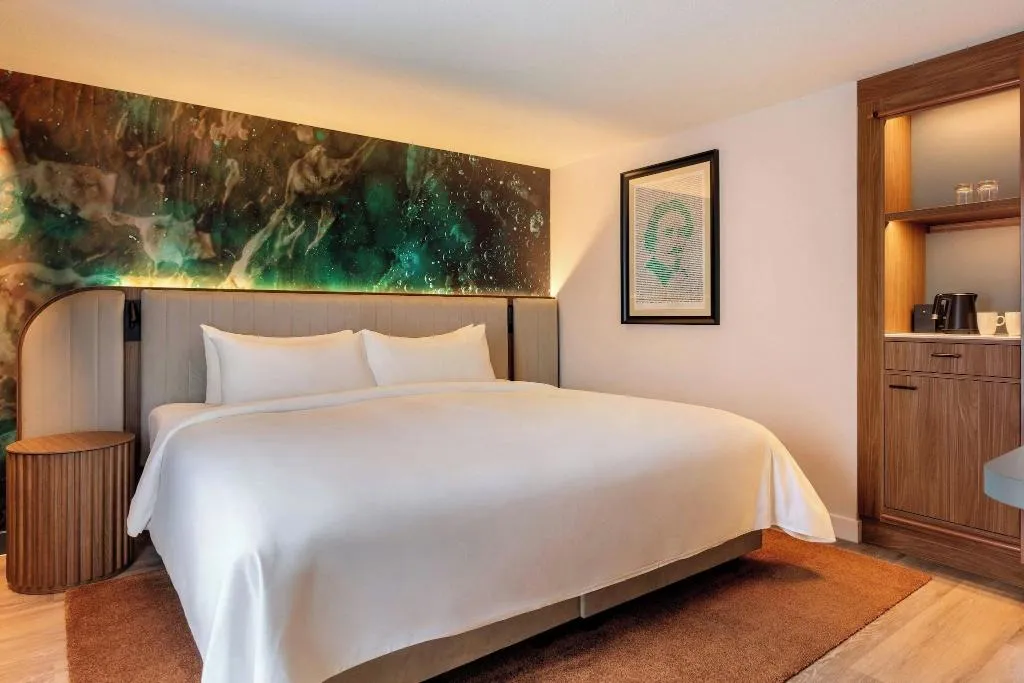 JUNIOR SUITE KING SIZE BED Room, Renaissance Amsterdam Hotel, Amsterdam