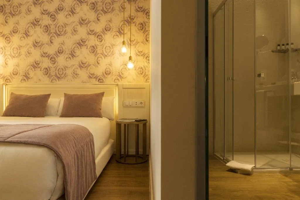 TRIPLE STANDARD Room, Icon Bcn, Barcelona