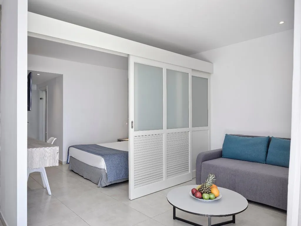 FAMILY ROOM SUPERIOR WITH VIEWS Room, Atlantica Sungarden Beach, Cyprus