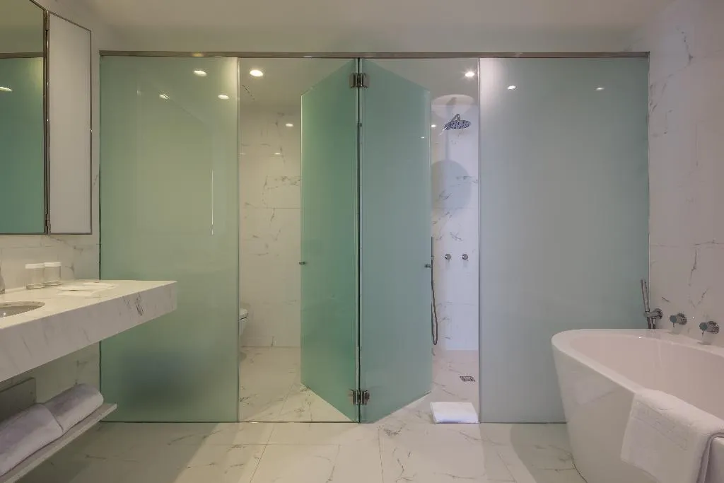 JUNIOR SUITE STANDARD Room, Vincci Porto, Porto