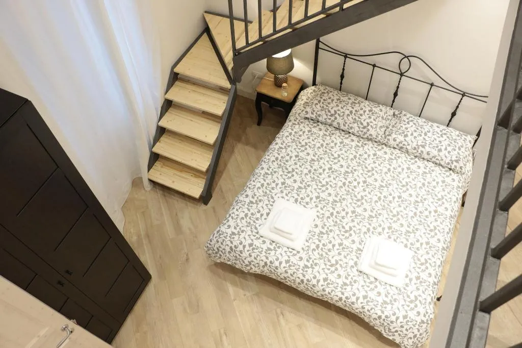 Room, B&B Napoli La scalinata di Chiaia, Naples