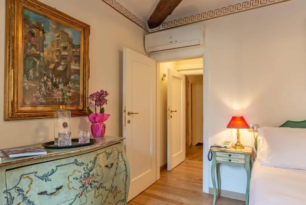 FAMILY ROOM CLASSIC Room, La Fenice et des Artistes, Venice