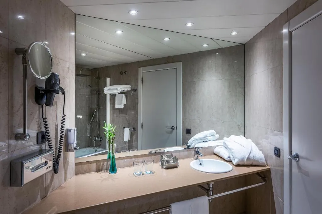 Double or Twin STANDARD Room, Hotel Castellon Center Affiliated by Melia, Valencia
