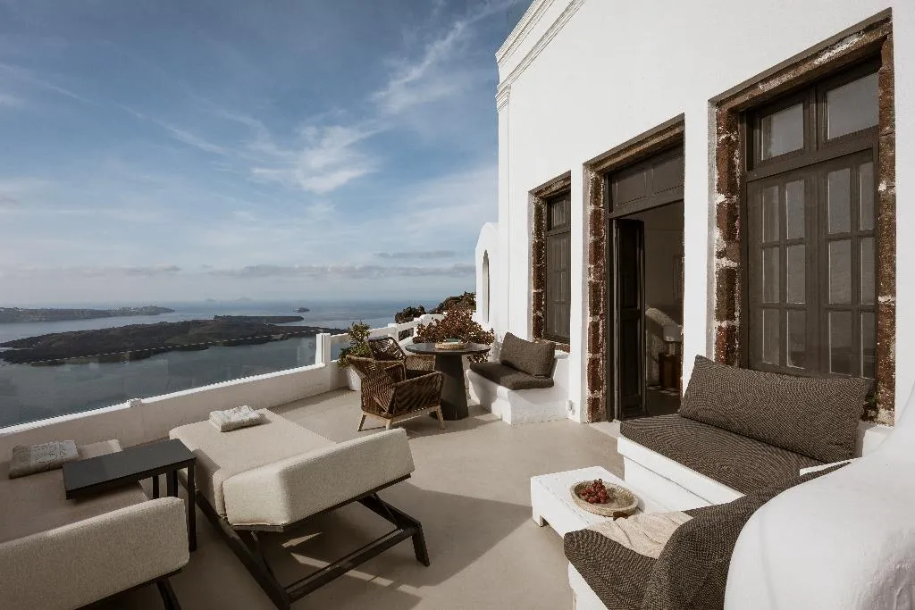 SUITE WITH PRIVATE POOL Room, Aqua Luxury Suites, Santorini