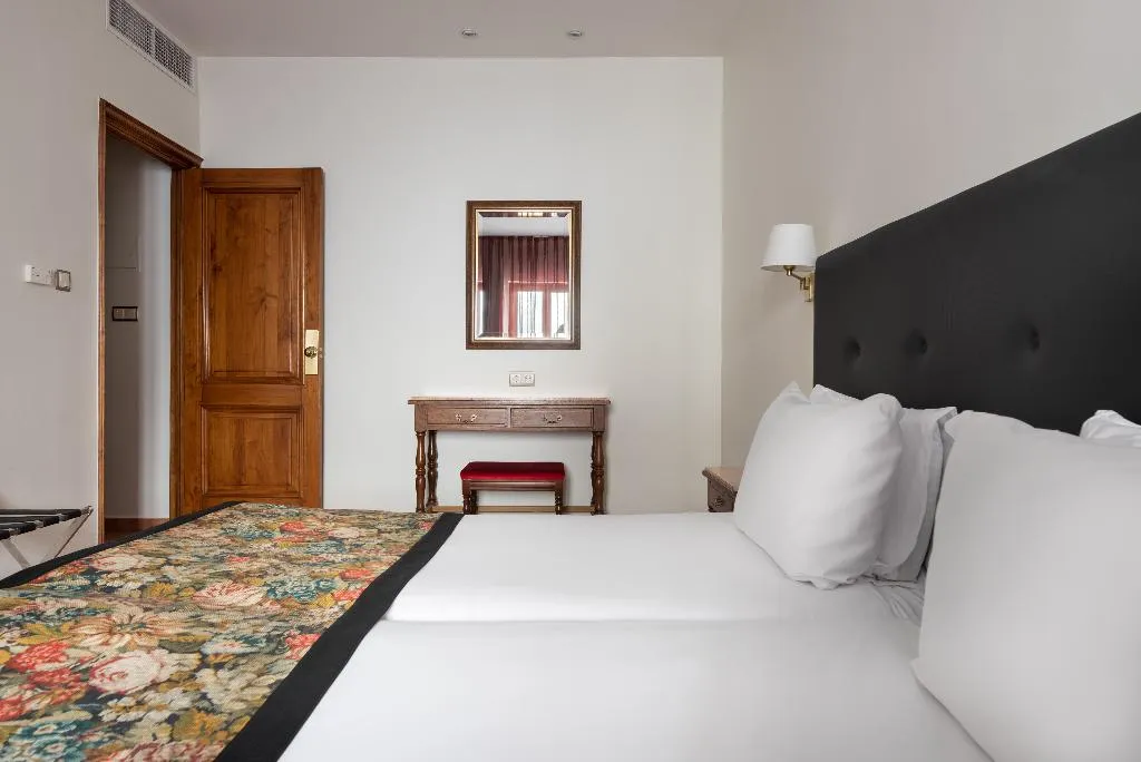 DOUBLE STANDARD Room, Dorma Alfonso VIII, Madrid