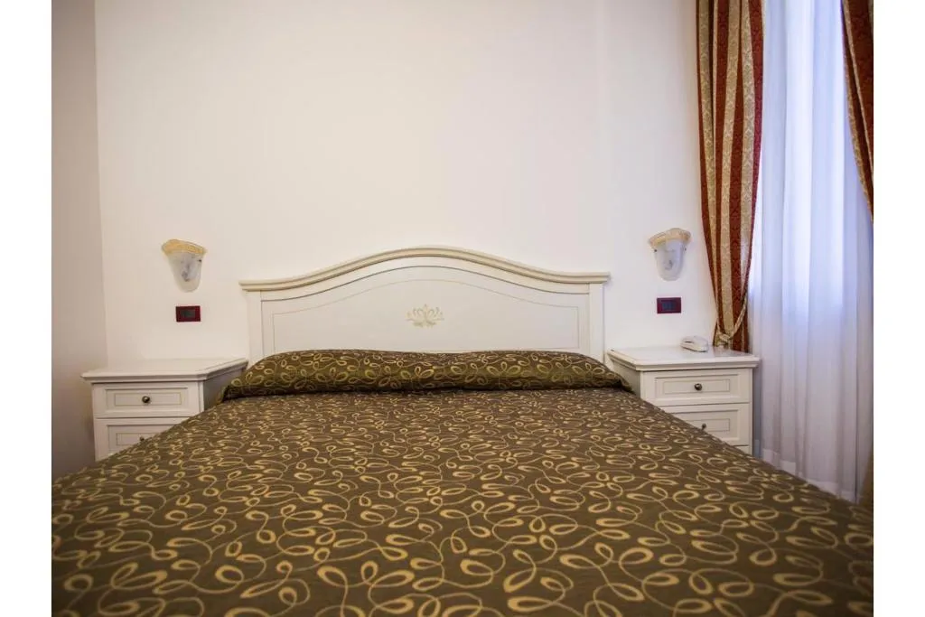 Room, Ca Lucrezia, Venice
