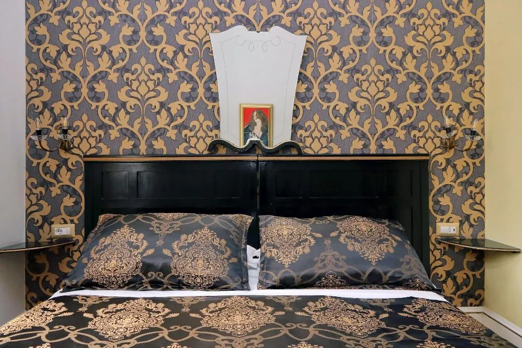 Room, Domus Monamì Luxury Suites, Rome