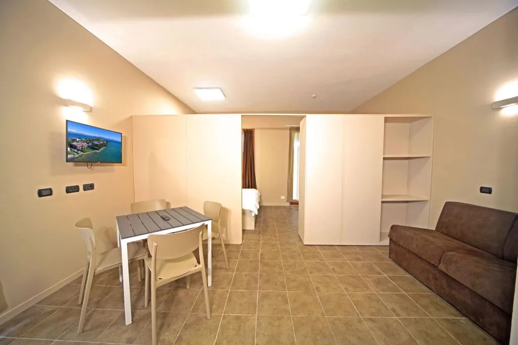 STUDIO WITH BALCONY Room, Smeraldo apartments, Milan
