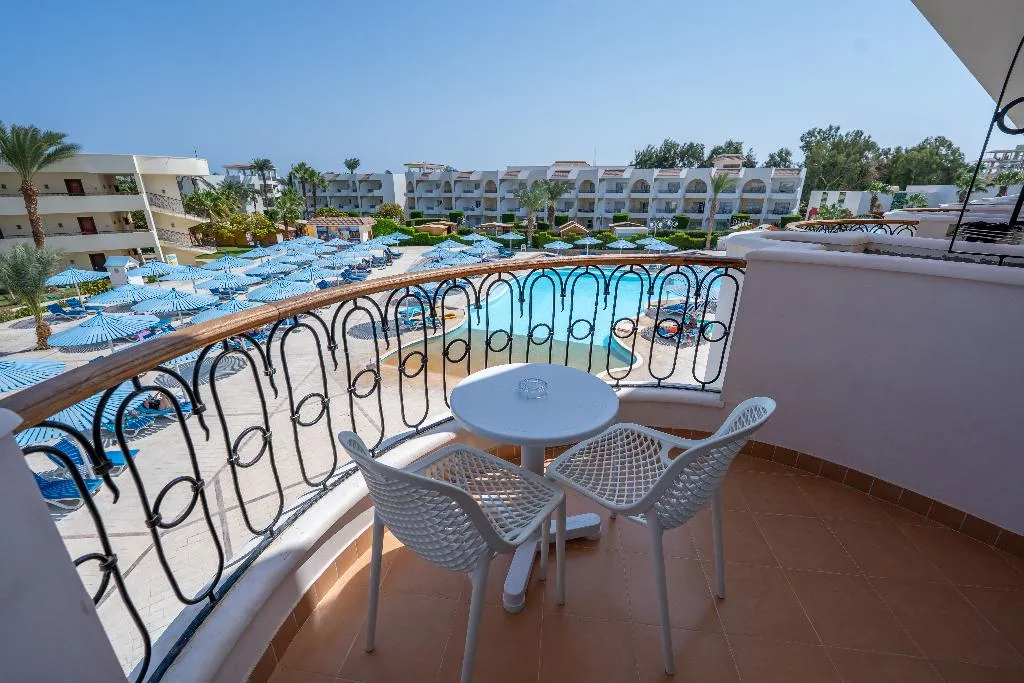 FAMILY ROOM POOL VIEW Room, Jaz Royal Palmariva, Red Sea Riviera