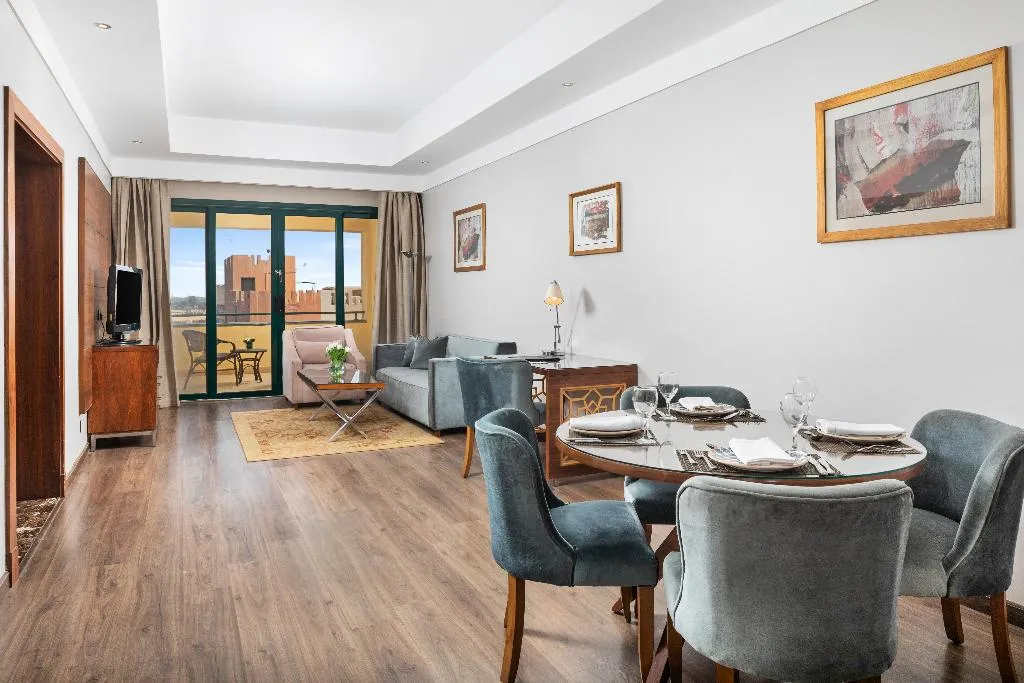 JUNIOR SUITE EXECUTIVE Room, Hilton Pyramids Golf, Cairo