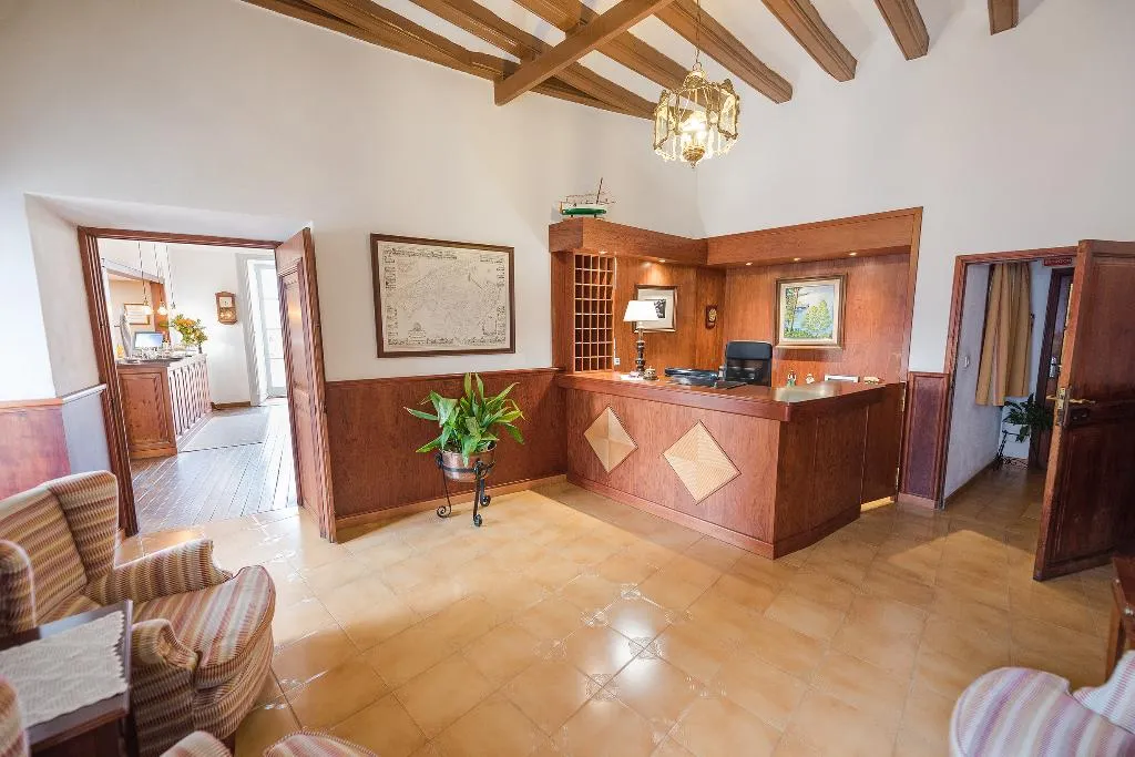 Lobby, Baronia, Majorca